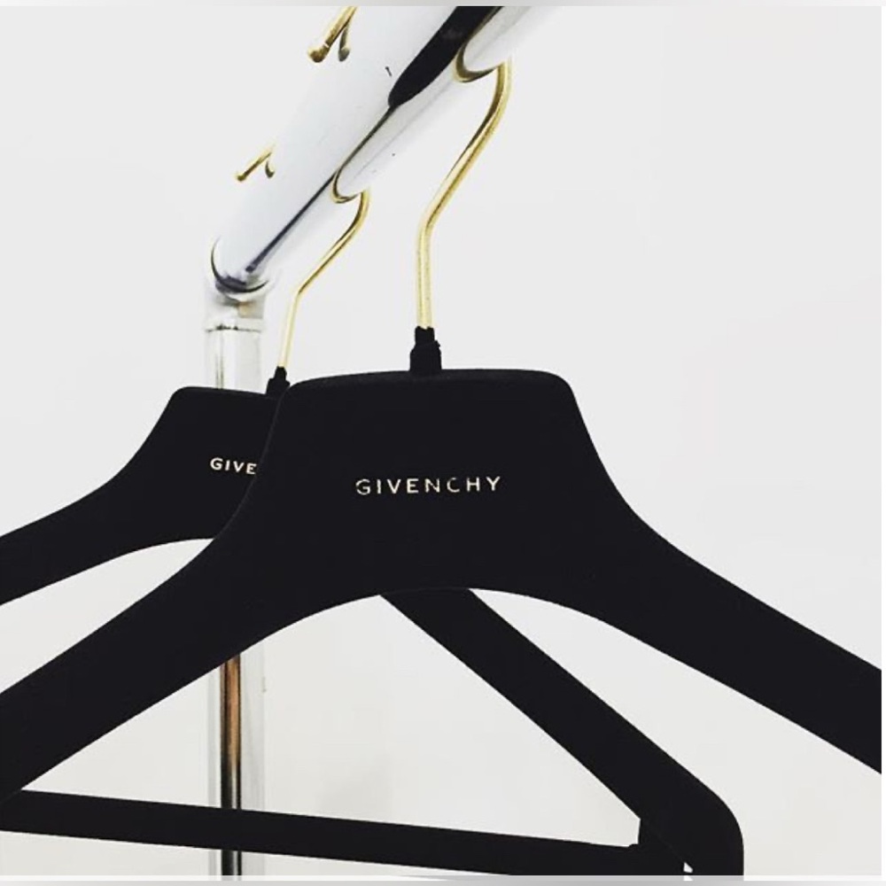 ♥️NEW GIVENCHY Velvet Hanger black with logo